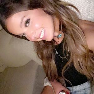 Meet your Posher, Ally